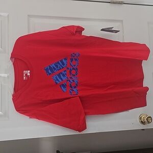 NWT.    ADIDAS t-shirt  2XL RED